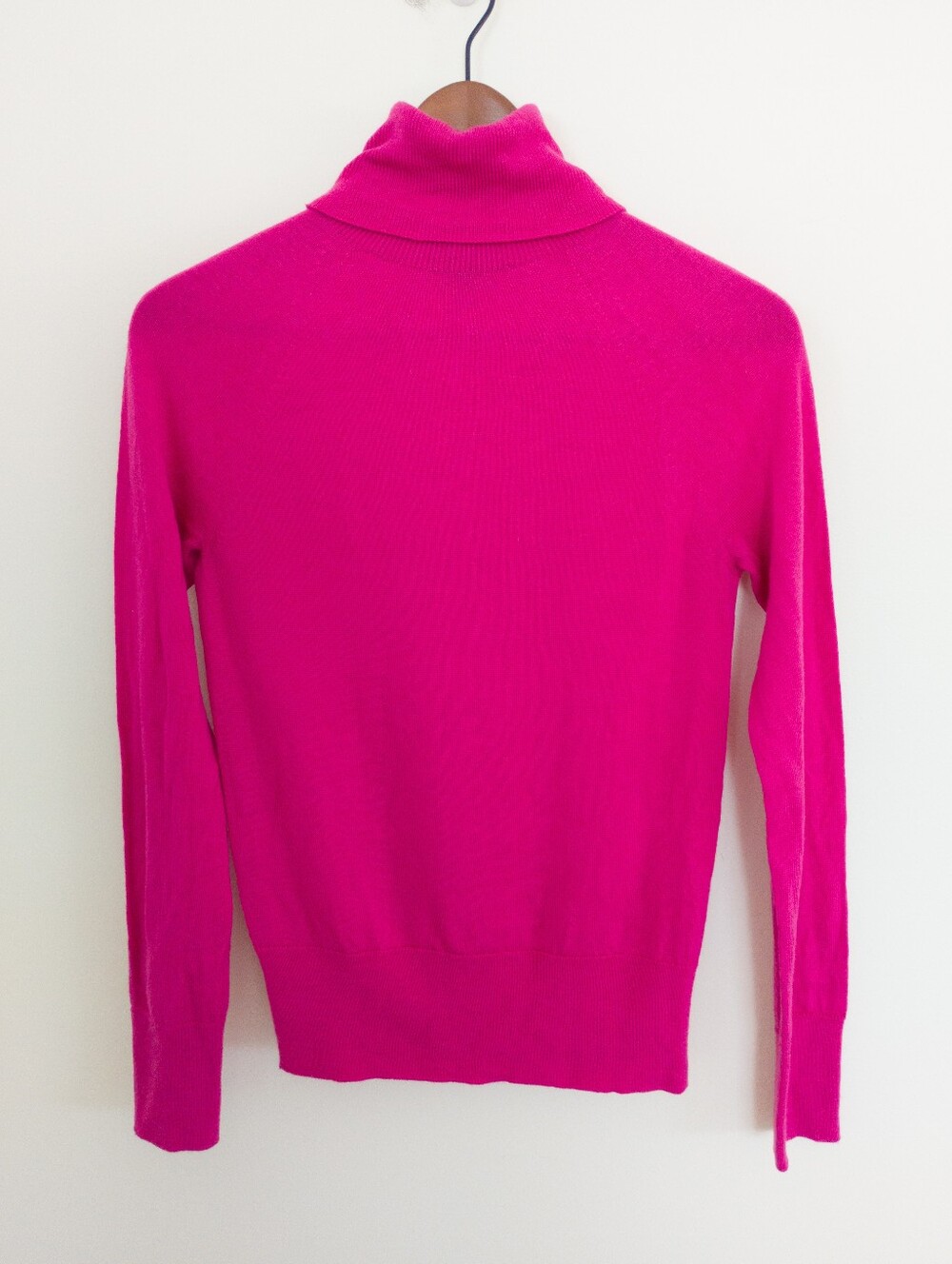 Banana Republic 100% Merino Wool Hot Pink Turtleneck Sweater Size XS